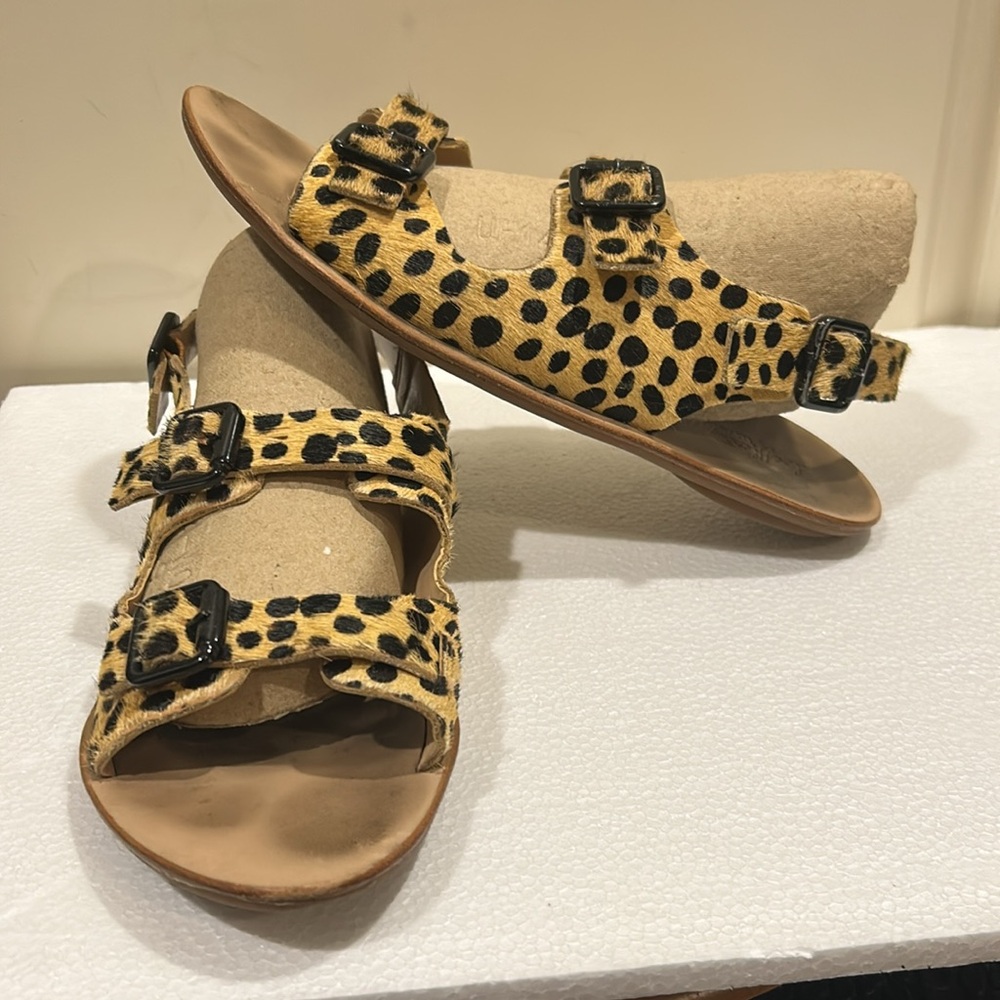Loeffler Randall leather/cheetah hair flat buckle straps open sandals size 7.5